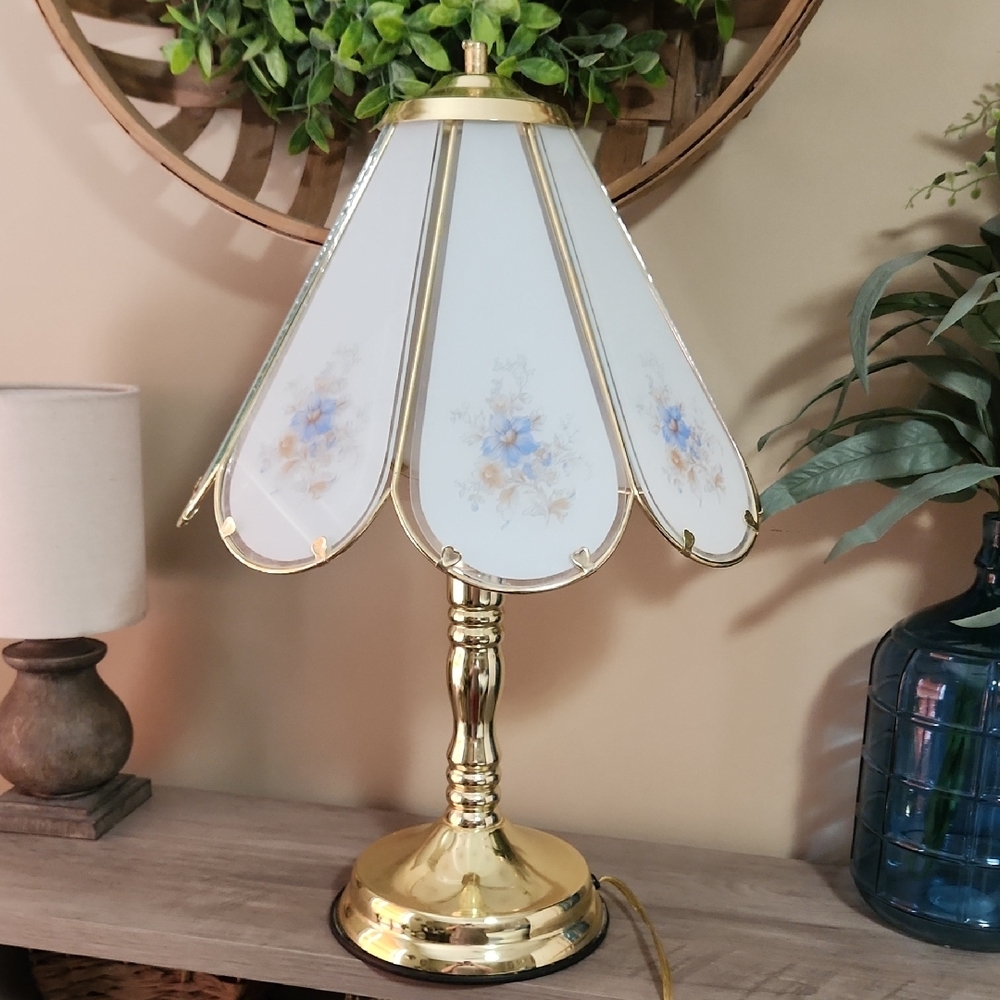 Elegant Gold and White Floral Table Lamp